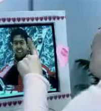 Dont put your boyfriend picture as wallpaper